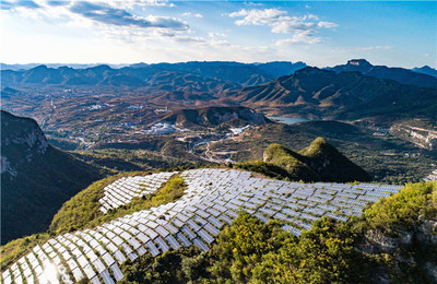 武安 借光生金，發展光伏發電，全面推廣清潔能源